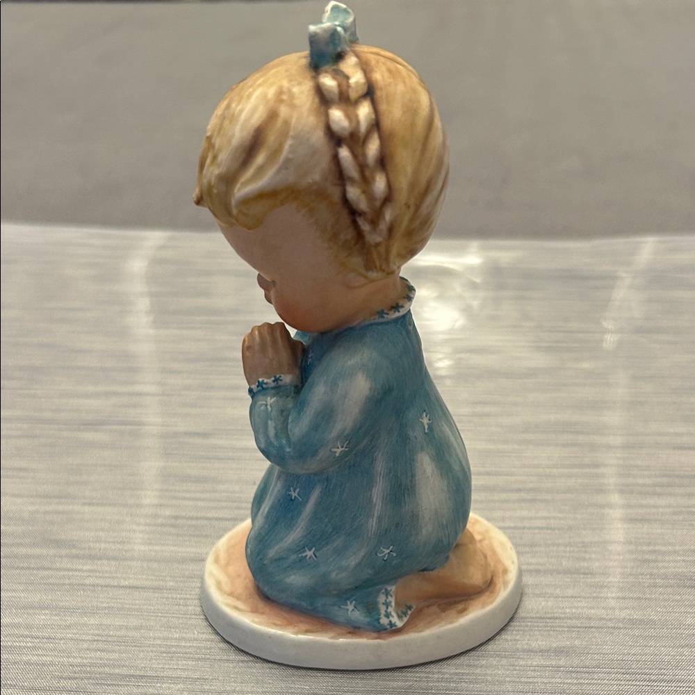 Vintage Hummel Praying Girl Figurine, 1957